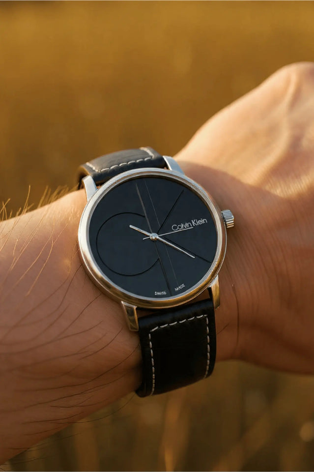 The Gentleman's Choice | Black & Cream Minimalist Watch | Premium Leather